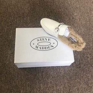 Steve Madden fur insole mules! Trendy and in style